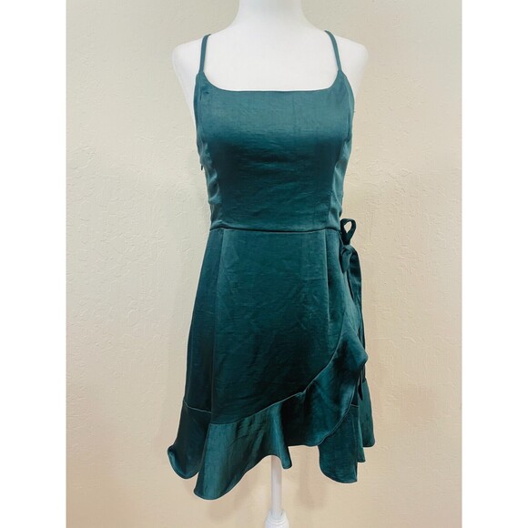 ~ Mini Dress Sm Cocktail Dk Green Adjustable Strap Ruffle Hem Side Zip Hoco Prom - Picture 1 of 9